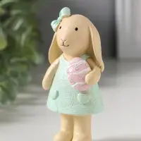 Сувенир полистоун "Зайка в платьице, с пасхальным яичком" 4,8х2,8х10 см