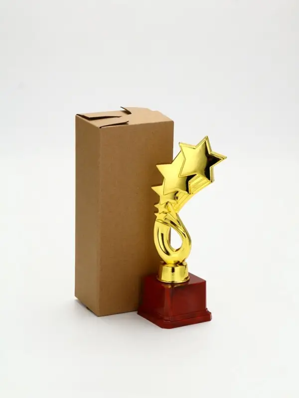 Наградная фигура Наградная фигура "4 звезды" на красной подставке КОРОБКА