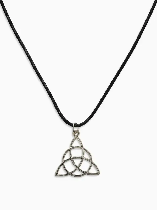 Кулон на шнурке &laquo;Трилистник&raquo;, цвет чернёное серебро на чёрном шнурке, 42 см