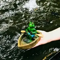 Садовая фигура из полистоуна &laquo;Лягушка в лодке&raquo;, 14&times;13&times;9.5 см, плавающая