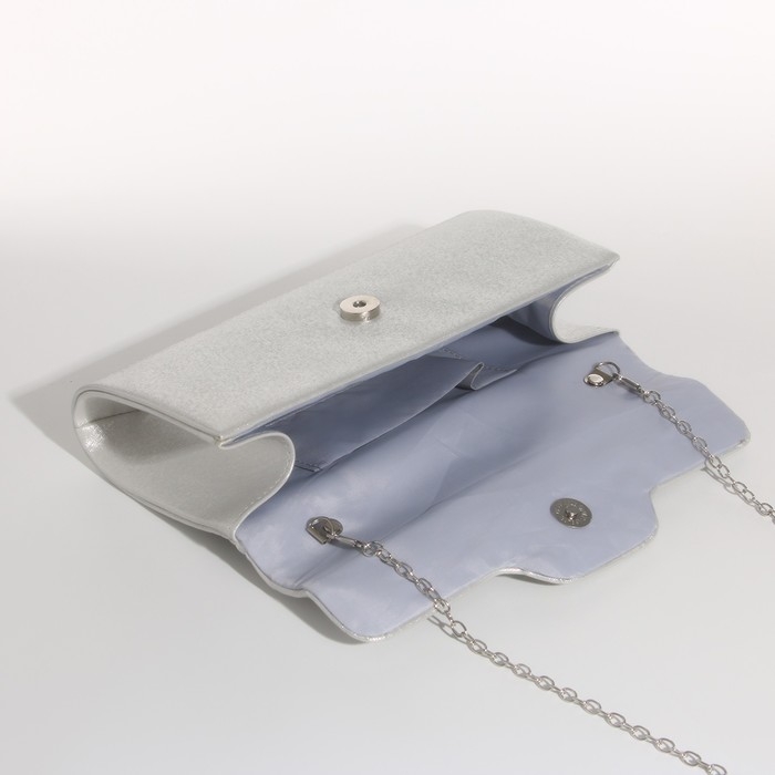 Сумка-клатч на магните, цвет серебряный