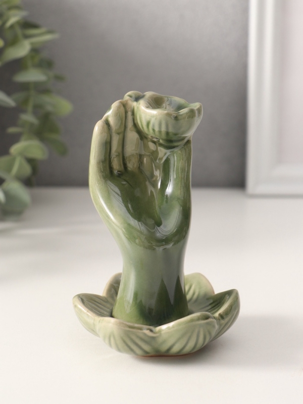 Подставка для благовоний керамика "Цветок в руке" 7,5х7,5х10,5 см