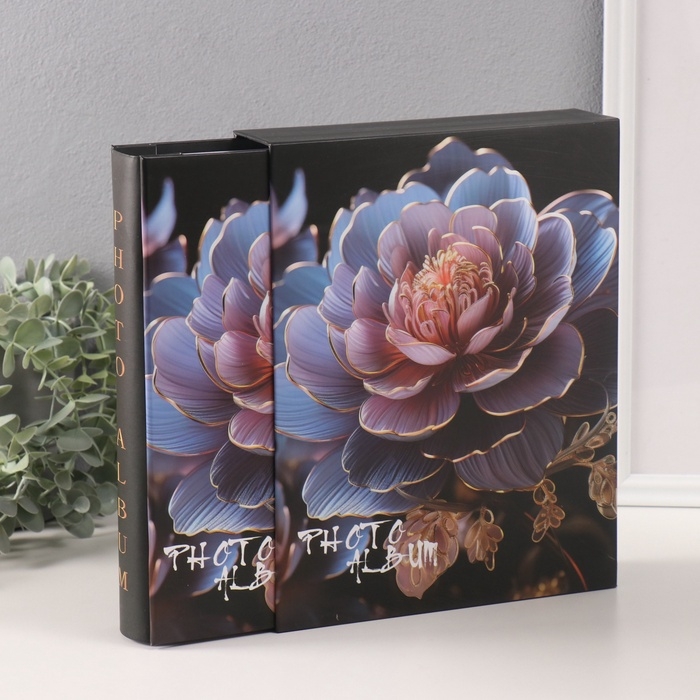 Фотоальбом на 200 фото 10х15 см Фотоальбом на 200 фото 10х15 см "Цветок в ночи" в коробке 5,5х20,5х26,5 см