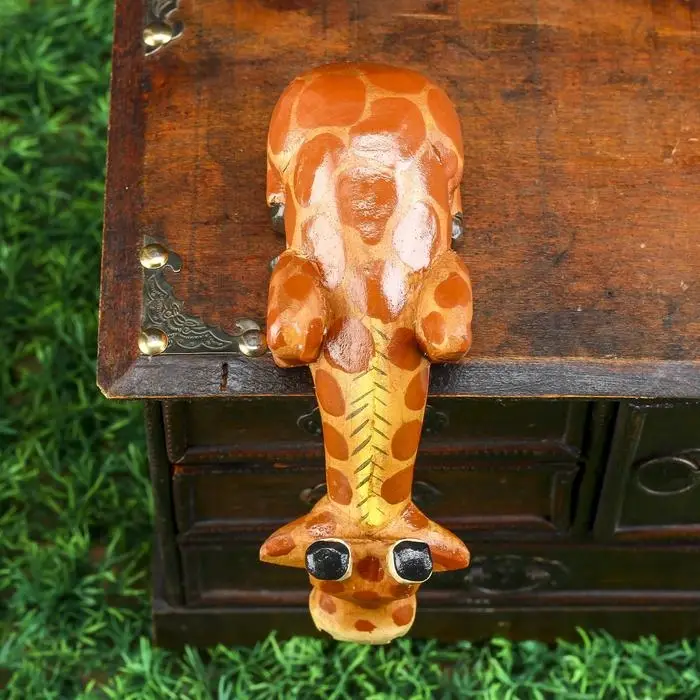 Сувенир &laquo;Жираф Стёпа подглядывает&raquo;, 14&times;14&times;5 см, дерево