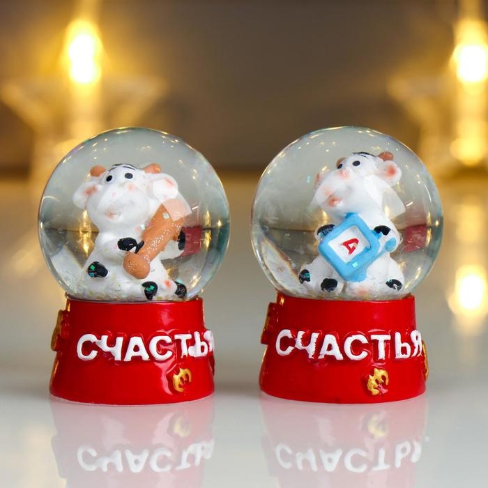 Сувенир полистоун водяной шар Сувенир полистоун водяной шар "Бычок-малыш" МИКС 6х4,3х4,3 см