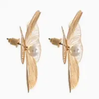 Серьги с жемчугом &laquo;Цветы&raquo;, лёгкие, белые в золоте