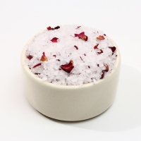 Cоль для ванны с лепестками роз Bath salt, 150 г, ЧИСТОЕ СЧАСТЬЕ