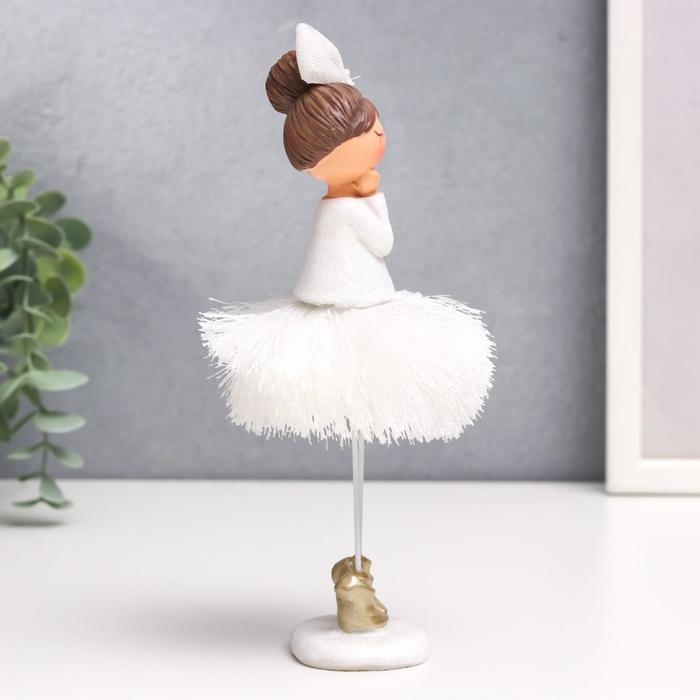 Сувенир полистоун  Сувенир полистоун "Малышка с большим бантом и юбкой-кисточкой" 17,6х4,8х5 см