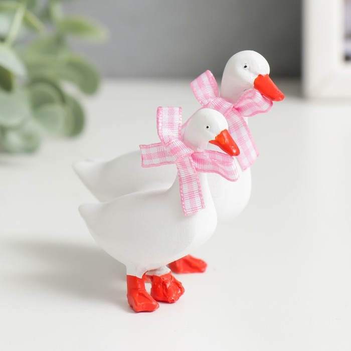 Сувенир полистоун Сувенир полистоун "Белые уточки с бантиками" 8х8х5 см