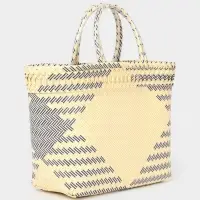 Сумка плетёная, 30&times;15&times;35 см, пластик, бежевая с чёрным