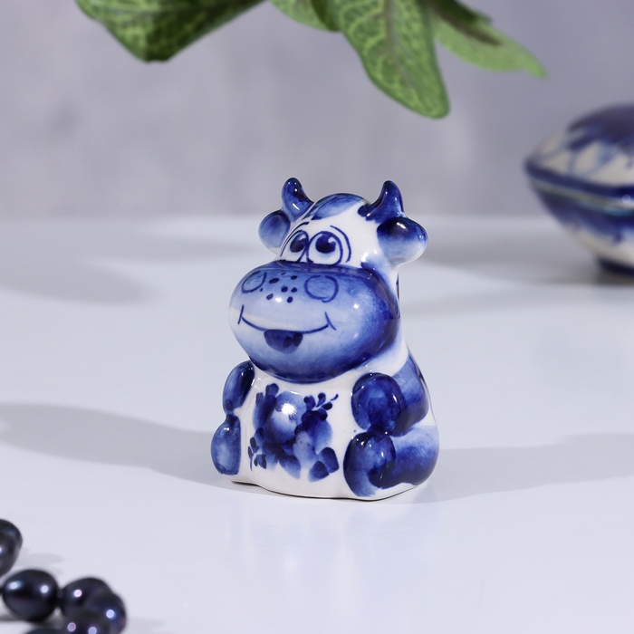 Сувенир Бык сидячий, гжель Сувенир Бык сидячий, гжель