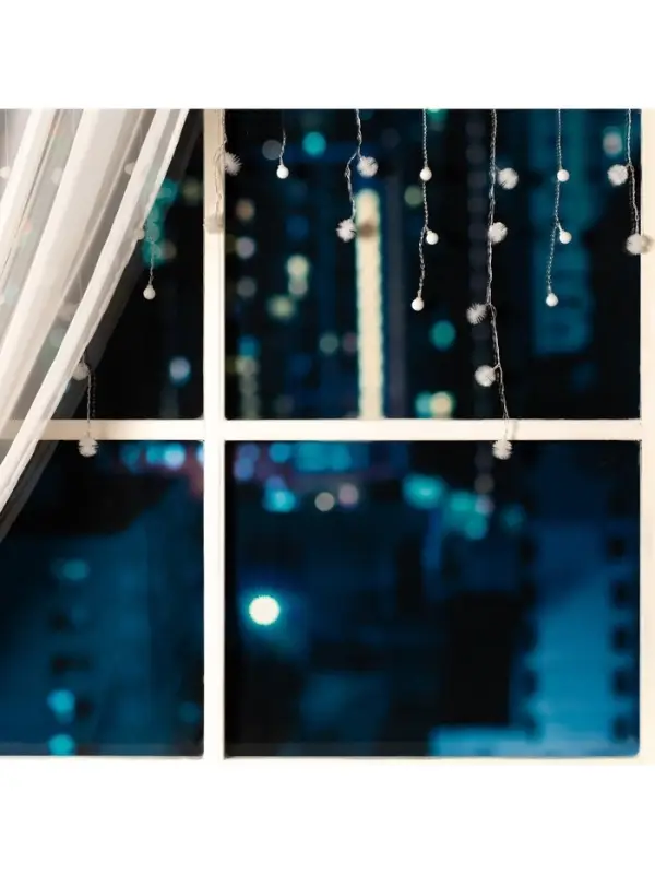 Гирлянда &laquo;Бахрома&raquo; 1.8&times;0.5 м с насадками &laquo;Шарики и ёжики&raquo;, IP20, прозрачная нить, 48 LED, свечение мульти (RG/RB), мигание, 220 В