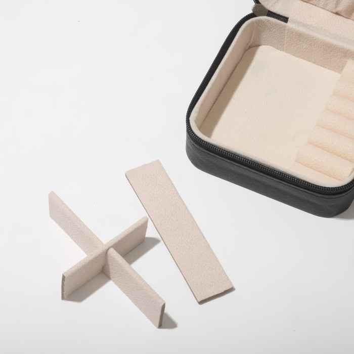 Органайзер для хранения украшений «Шкатулка портативная», 10,5×10,5×5см, цвет черный Органайзер для хранения украшений «Шкатулка портативная», 10,5×10,5×5см, цвет черный