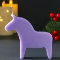 Декоративная свеча новогодняя &laquo;Лошадка&raquo;, 10.5&times;10 см, фиолетовый