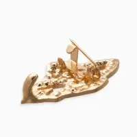 Зажим для кардигана "Ажур", винтажные пики, цвет белый в золоте Зажим для кардигана "Ажур", винтажные пики, цвет белый в золоте