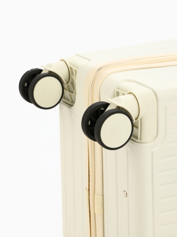 Чемодан 24 Чемодан 24", PС, 42*27*66, отд на молнии, код замок, 4 колеса, белый