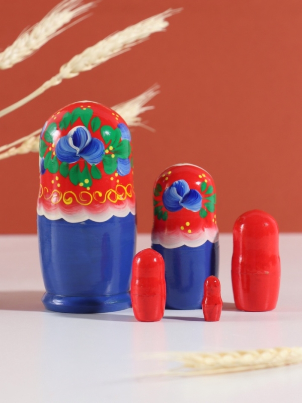 Матрёшка  Матрёшка "Любовь", красный платок, 5-кукольная, 11,5 см