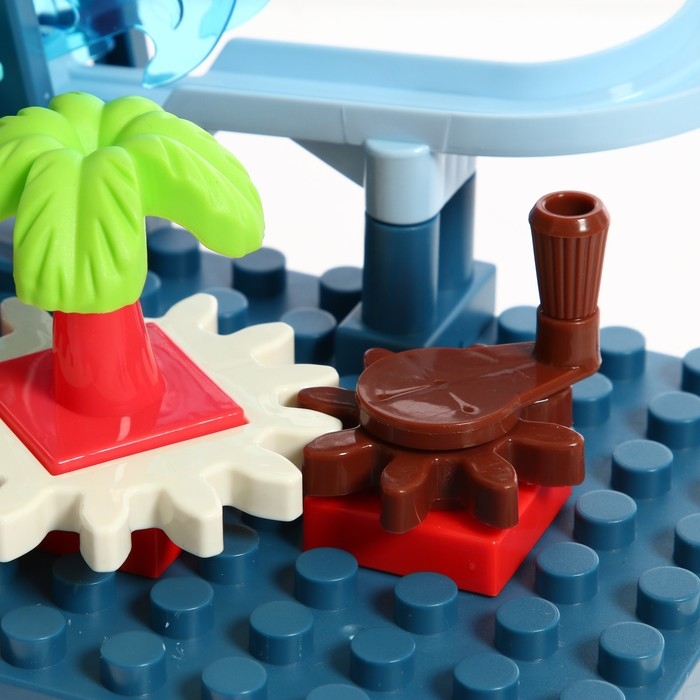 Конструктор развивающий с шестерёнками «Весёлые паровозики», 33 детали Конструктор развивающий с шестерёнками «Весёлые паровозики», 33 детали