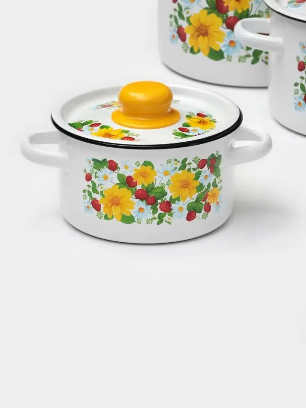 Набор кастрюль эмалированных &laquo;Земляника&raquo;, 3 предмета: 1.5 л, 2.9 л, 4.5 л, белый