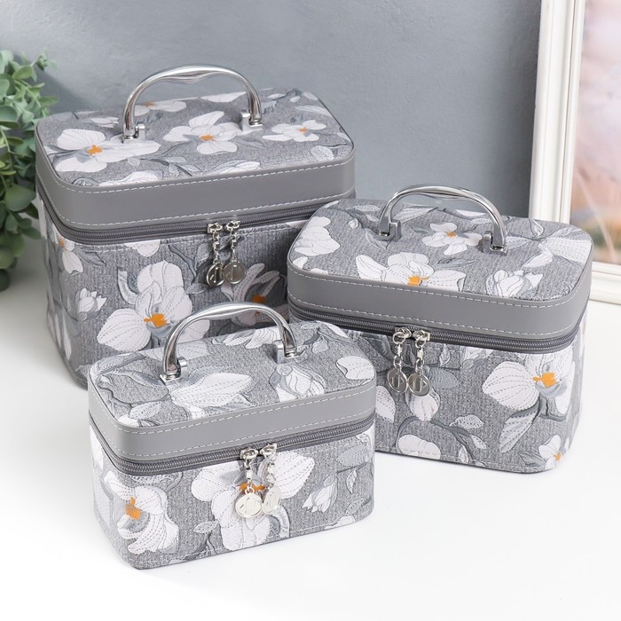 Шкатулка кожзам с зеркалом  Шкатулка кожзам с зеркалом "Цветы. Серый" набор 3 шт 18х10х12,5 21х13х15,5 23х15х18,5 см