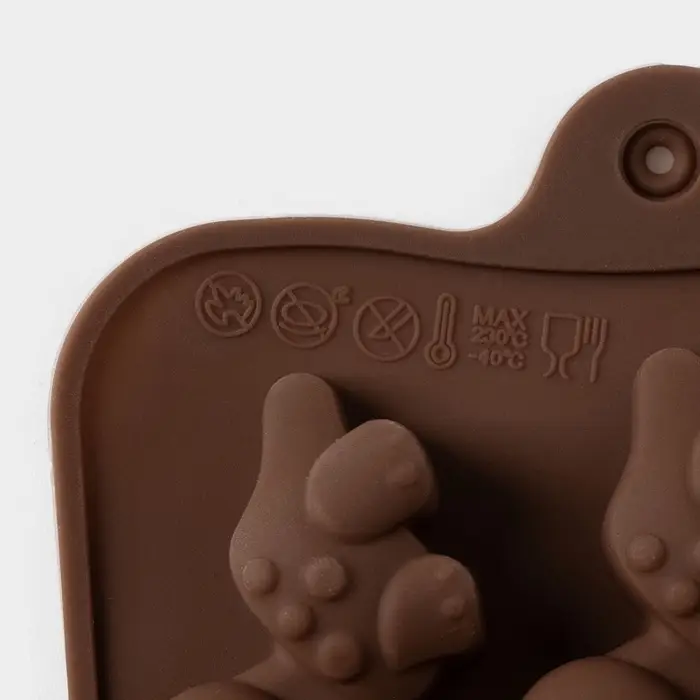 Форма для шоколада Доляна &laquo;Дино&raquo;, силикон, 21&times;11&times;2 см, 12 ячеек (4&times;2.5&times;2 см), коричневая