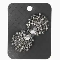 Зажим для кардигана "Ажур", веер, цвет белый в серебре