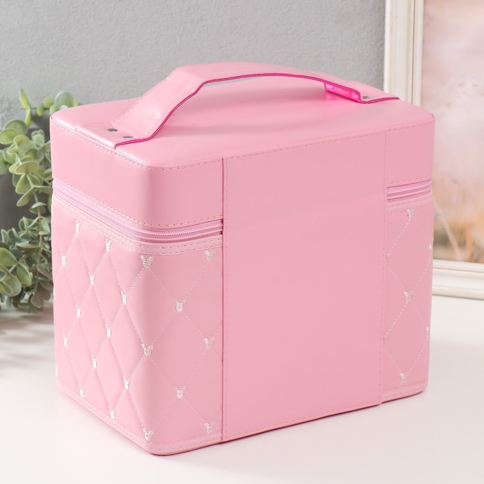 Шкатулка кожзам для косметики  Шкатулка кожзам для косметики "Ромбы и мишки. Этажи" розовая 24,5х20,5х27 см