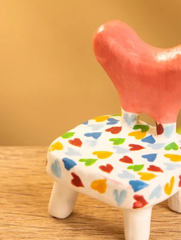 Сувенир «Стульчик с сердечками», 4×4×5.5 см, дерево, разноцветный