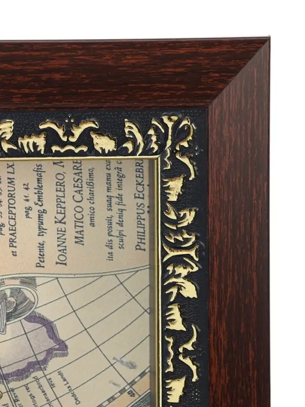 Сувенирное изделие - панно настенное в раме "Карта. Револьвер и корабль" 26х36х5 см