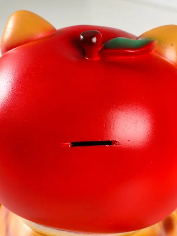 Копилка для денег «Кот в костюме яблоко», гипс, красный, 21×17×17 см