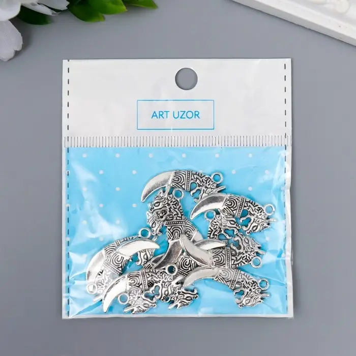 Металлический элемент, декоративная подвеска «Арт Узор. Клык дракона», серебро, 2.9×1.3 см
