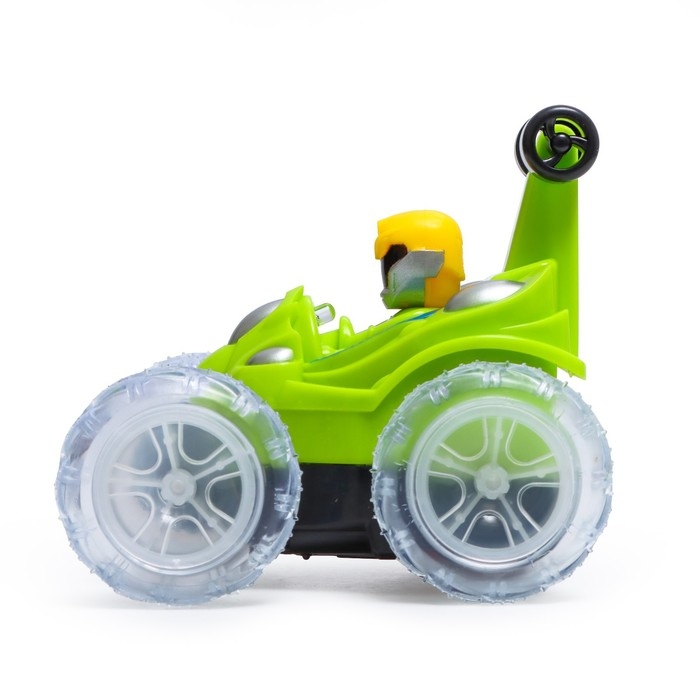 Машина-перевёртыш радиоуправляемая «Трюк», работает от батареек, световые эффекты, цвет зелёный Машина-перевёртыш радиоуправляемая «Трюк», работает от батареек, световые эффекты, цвет зелёный