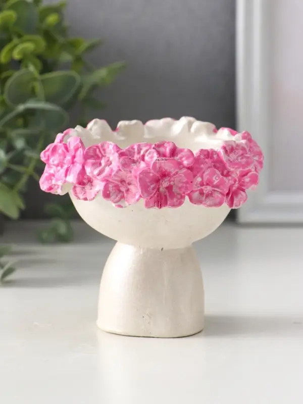 Подсвечник для тонкой свечи «Девочка в венке малая», 7.5×9×8 см, перламутр