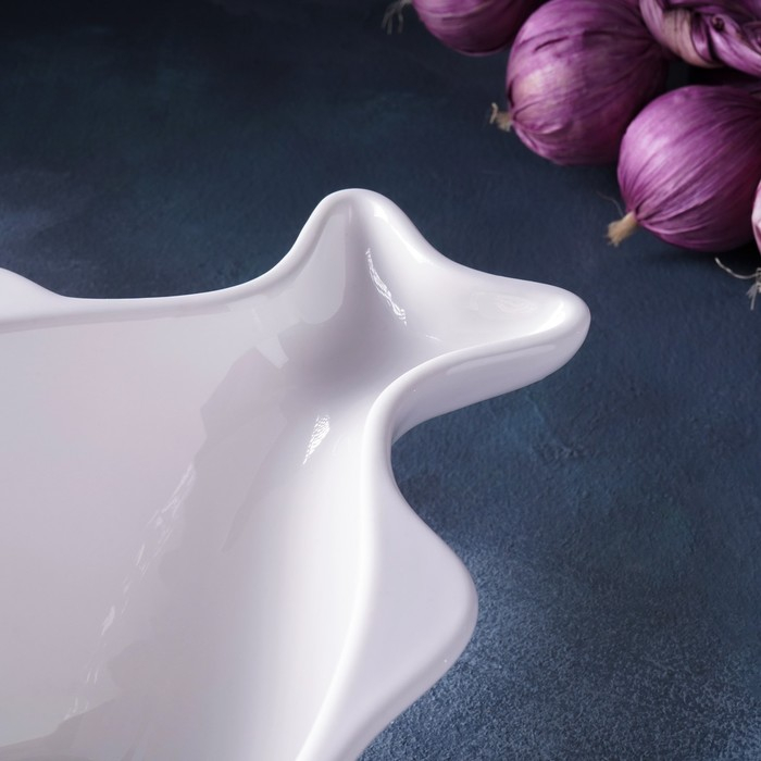 Салатник фарфоровый Magistro «Рыбка», 2 л, 31×17×10,5 см, цвет белый