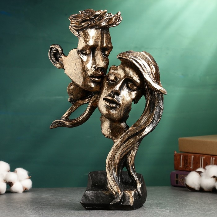 Фигура  Фигура "Пара влюбленная - молодежь" черный с золотом, 30см