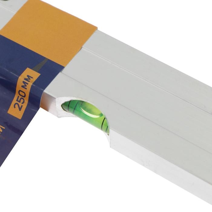 Угольник алюминиевый с уровнем ТУНДРА, 250 мм Угольник алюминиевый с уровнем ТУНДРА, 250 мм