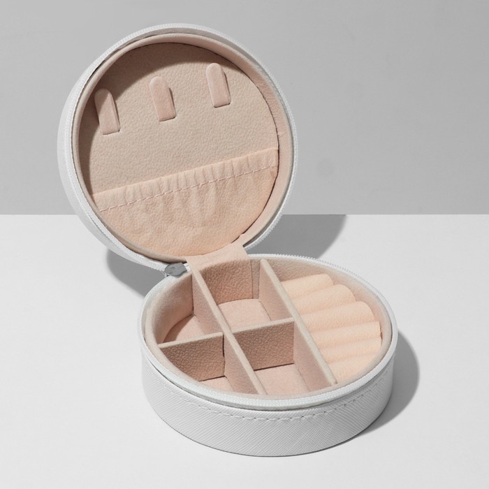 Органайзер для хранения украшений «Шкатулка портативная круг», 9,8×9,8×4,5 см, цвет белый Органайзер для хранения украшений «Шкатулка портативная круг», 9,8×9,8×4,5 см, цвет белый