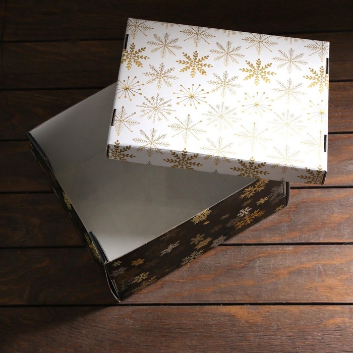 Новый год. Подарочная коробка складная, новогодняя Новый год. Подарочная коробка складная, новогодняя "Снегопад", 31,2 х 25,6 х 16,1 см.