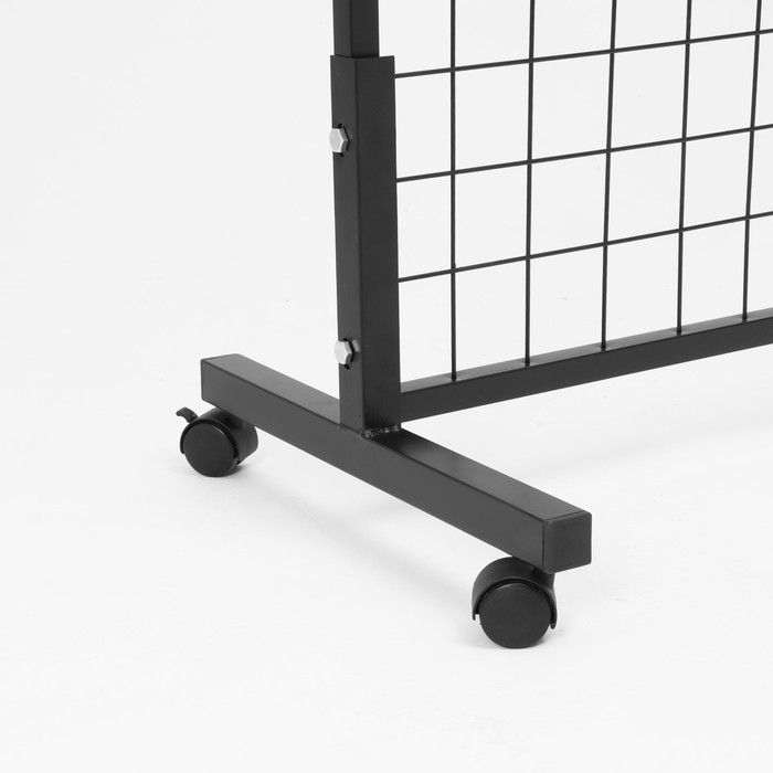 Сетка на колёсах, 100×200 см, размер ячейки 6×6 см, цвет чёрный Сетка на колёсах, 100×200 см, размер ячейки 6×6 см, цвет чёрный