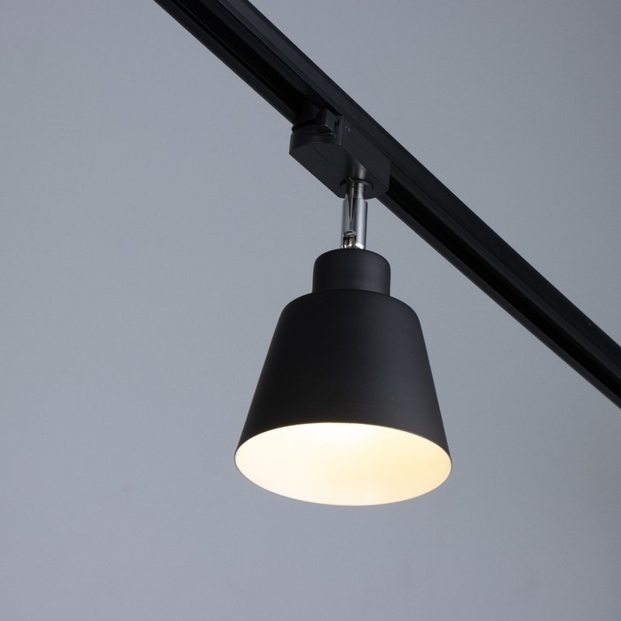 Светильник трековый Светильник трековый "Цилиндр" Е27 40Вт черный 17х12х18см