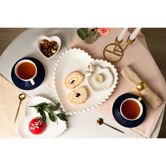 Тарелка фарфоровая Magistro «Сердце», d=30 см, цвет белый Тарелка фарфоровая Magistro «Сердце», d=30 см, цвет белый