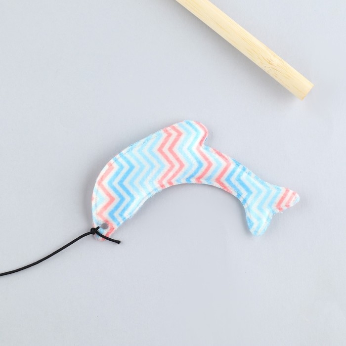 Дразнилка с игрушкой и шуршалкой «Дельфин», 8 см Дразнилка с игрушкой и шуршалкой «Дельфин», 8 см