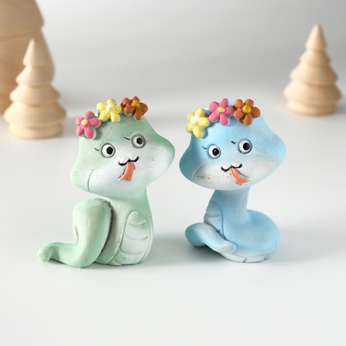 Сувенир полистоун Сувенир полистоун "Змейка с цветочным венком" МИКС 4,5х4х6,5 см