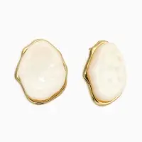 Серьги акрил мятый "Овал", цвет молочный в золоте