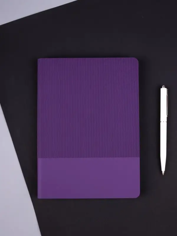 Ежедневник Vale, недатированный, фиолетовый Ежедневник Vale, недатированный, фиолетовый