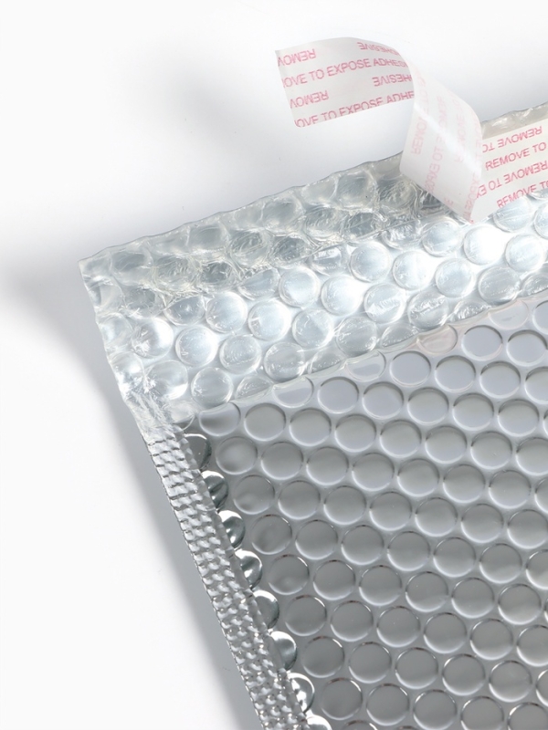 Пакет упаковочный пупырчатый, с клапаном и клеевым слоем,40х50+4 см,п/э,3 слоя, металлизир Пакет упаковочный пупырчатый, с клапаном и клеевым слоем,40х50+4 см,п/э,3 слоя, металлизир