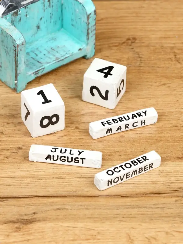 Календарь настольный Календарь настольный "Полосатый кот" дерево 7х4х14 см, цв. чёрно-белый