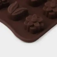 Форма для конфет и шоколада Доляна &laquo;Поляна&raquo;, силикон, 20.5&times;10.5&times;1.5 см, 15 ячеек (2.3&times;2.3 см), коричневая