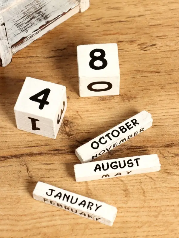 Календарь настольный «Маяк», 7×4×11 см, дерево, бело-синий