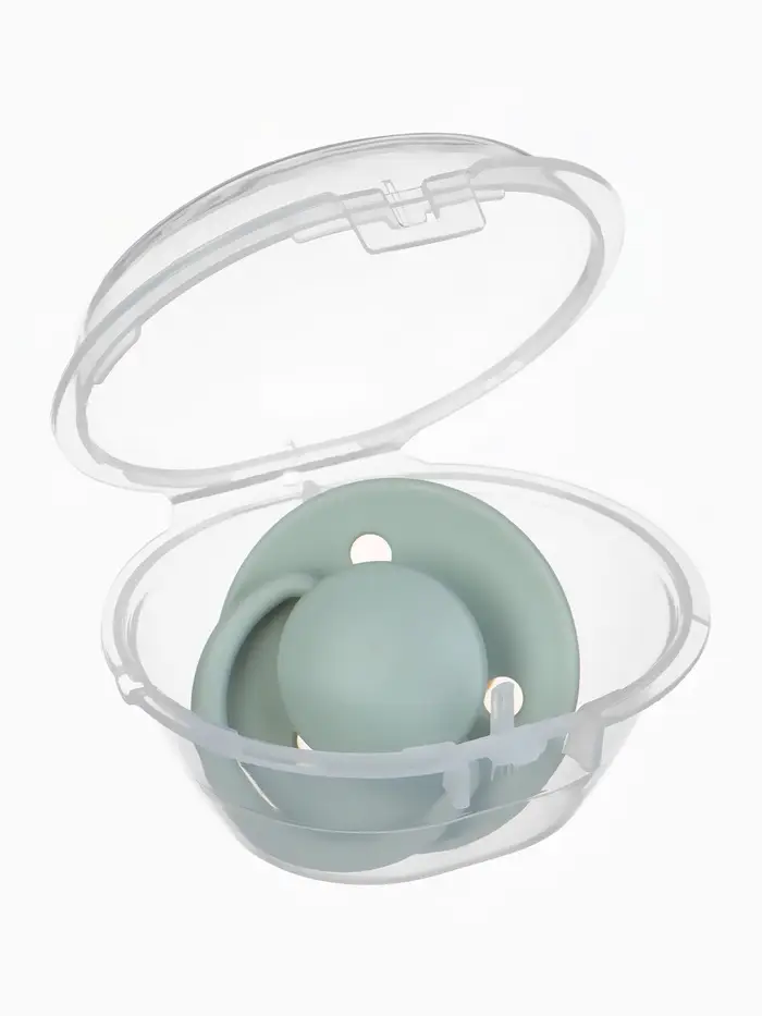 Соска - пустышка классическая, латекс, цв.серо-зелёный, в контейнере, от 6 мес., M&B Соска - пустышка классическая, латекс, цв.серо-зелёный, в контейнере, от 6 мес., M&B